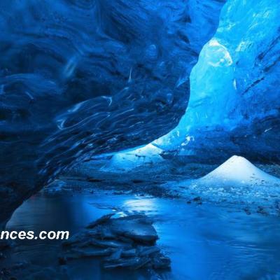 Grotte chaude sous un volcan - Antarctique